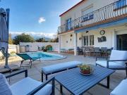 MAISON FAMILIALE 2 NIVEAUX 4 CHAMBRES PISCINE