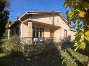 Maison familiale 4 chambres avec garages, cave et jardin... Maison familiale 4 chambres avec garages, cave et jardin...