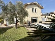 Maison familiale, 5 chambres, double garage, piscine...