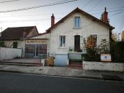 MAISON FAMILIALE A NEVERS AVEC COMMERCE 5 CHAMBRES