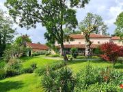 MAISON FAMILIALE AVEC DEPENDANCES LEDAT 47