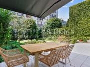 Maison familiale avec jardin ensoleillé et arboré