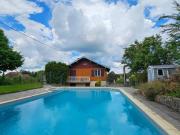 Maison familiale avec piscine à 5 min de Devecey