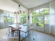 Maison familiale avec piscine et grand jardin 330m²...