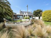 Maison familiale avec piscine, jacuzzi et sauna