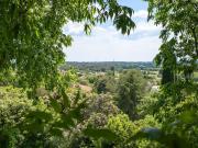 Maison Familiale avec Vue Dominante et Jardin Bucolique....