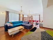 Maison familiale avec vue, jardin et grand garage –...