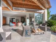 Maison familiale de 213 m2 avec piscine à La Cride