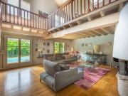 Maison familiale de 8 pièces – 320 m² avec piscine et jardin Maison familiale de 8 pièces – 320 m² avec piscine et jardin