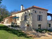 Maison, grange et piscine sur 8 ha