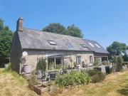 Maison indépendante en pierre, habitable, orientée sud,...