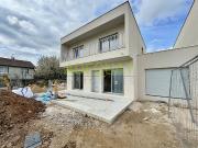 Maison individuelle 4 chambres avec garage et vue dégagée