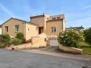 MAISON INDIVIDUELLE AVEC PISCINE ET GRAND SOUTERRAIN...