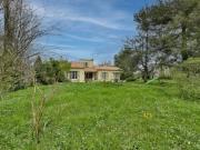 Maison Individuelle sur 3 800 m² de terrain...