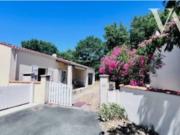 MAISON LUMINEUSE AVEC BEAUX VOLUMES SUR L'ILE...