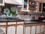 Maison meublée avec deux façades à vendre