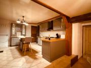 Maison meublée dans le secteur de LA ROCHE EN BRENIL...