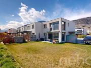 Maison mitoyenne dexception en bout de rangée