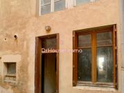 Maison mitoyenne pleine de potentiel à rénover sur la...