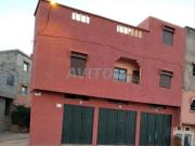 Maison neuve, 2 étages avec 3 Magasins