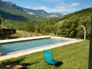 Maison ossature bois avec piscine et étang