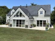 Grande propriété composée d'une maison principale et...