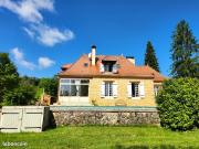 Maison Périgourdine avec dépendances, étang et piscine