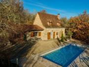 Maison + piscine + dépendance + 4ha