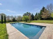 Maison plain pied avec piscine et grand terrain. 130m²...