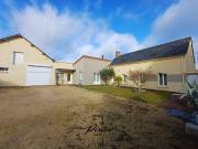 Maison plain pied grenier grands garages dont accueil....