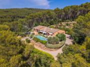 Maison provençale avec piscine et sublime vue dégagée...