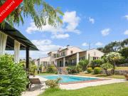 Maison Provençale avec vue sur le Château de Crémat