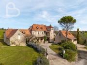 Maison quercynoise avec gîte, grange et piscine 320m²...