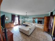 Maison refaite avec goût et belle vue vue, proche de...