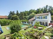 Maison rénovée 4 chambres, jardin paysagé & piscine, Calme