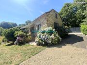 Maison rénovée avec joli jardin et 2ha de parcelles