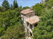 Maison rénovée avec terrain et piscine à vendre à...