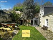 Maison semi troglodyte avec jardin clos