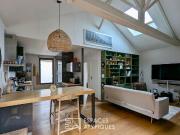 Maison style échoppe avec extérieur, dépendance et garage