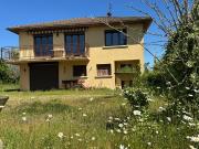 Maison sur 2 niveaux, terrain 2500 m2, à voir sans attendre Maison sur 2 niveaux, terrain 2500 m2, à voir sans attendre