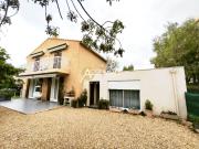 MAISON T5 CENTRE VILLE LA GARDE 564 000 EUROS