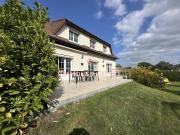 Maison Traditionnelle individuelle édifiée sur sous sol...