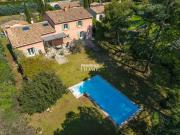 Maison Traditionnelle Spacieuse Avec Piscine Et...