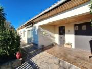 Maison Traditionnelle sur sous sol garage piscine