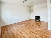 Maisonette to rent in Deep Denes, Luton, Bedfordshire,...