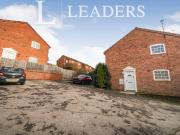 Maisonette to rent in Felton Close, LU2 | Leaders Maisonette to rent in Felton Close, LU2 | Leaders