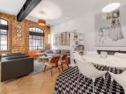 Maisonette to rent in Mandeville Courtyard, Battersea...