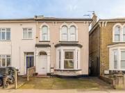 Maisonette to rent in Oakfield Road, Croydon CR0