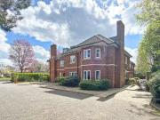 Maisonette to rent in Old Rectory Court, Grove Cross...