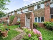 Maisonette to rent in Redfield Court, Newbury RG14